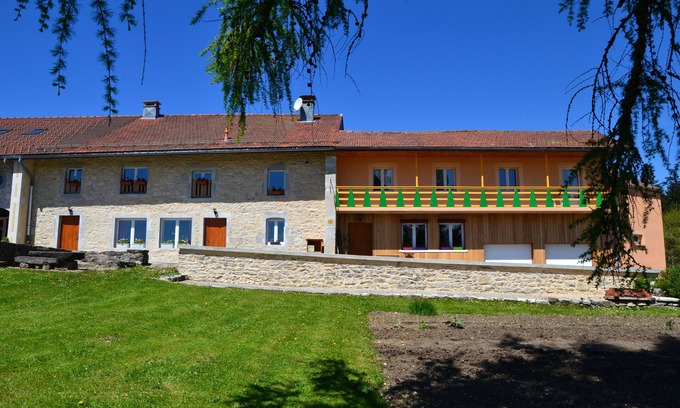 Prenovel Apartment | Gîte complet, propre et confortable "Les Montagnards". Un petit animal accepté.