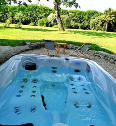 Jazennes House | Gîte dans une ambiance végétale avec Spa privatif