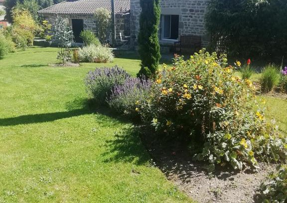 Thauron House | Gîte de caractère