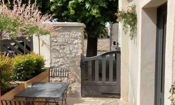 Milly-la-Foret Apartment | Gîte de Charme LE Carpe Diem au Cœur de Milly-la-forêt