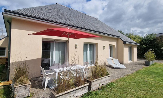 Ploulech House | Gîte de Kerninon, bright and spacious single-storey house