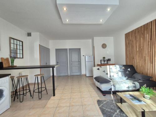Lectoure Apartment | Gîte de la Tride B avec terrasse proche du centre