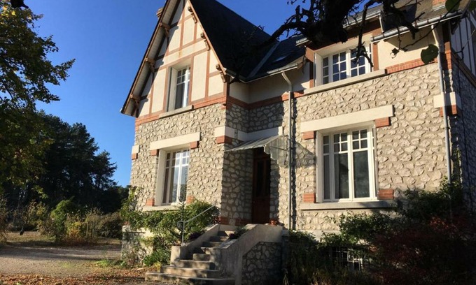 Dhuizon House | Gîte Dhuizon, 6 pièces, 8 personnes - FR-1-491-115