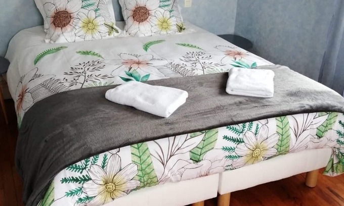 Domfront en Poiraie House | Gîte du "panorama"