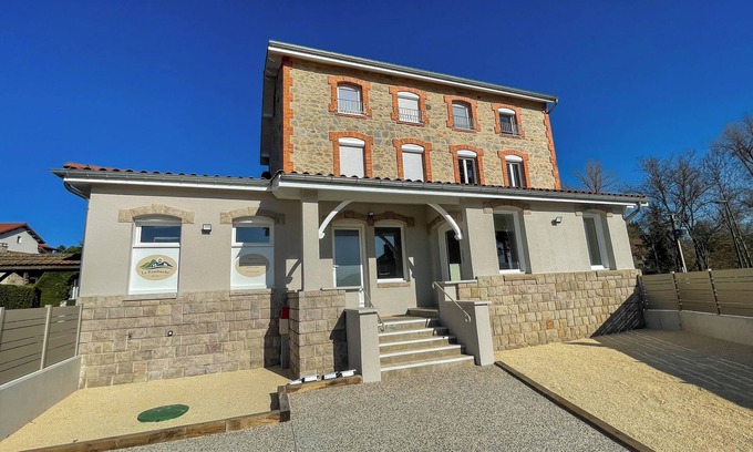 Lapte House | Gîte la Bamboche - sleeps 15, room on request