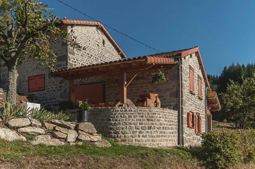 Vertolaye House | Gîte " Orée des bois"
