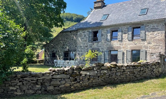 Le Claux Villa | Gîte pour 9 personnes avec jardin à proximité du Puy Mary