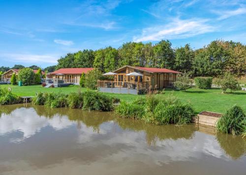 Welsh Frankton Resort | Gadlas Park Holiday Cabins