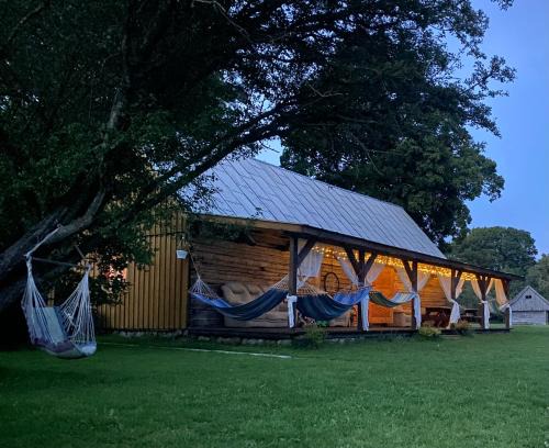 Nica House | Gaismas klēts