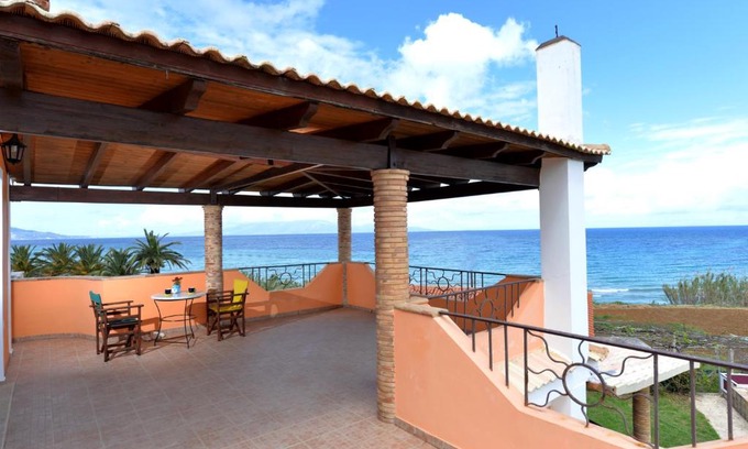 Psarou Villa | Galini Beach Villa
