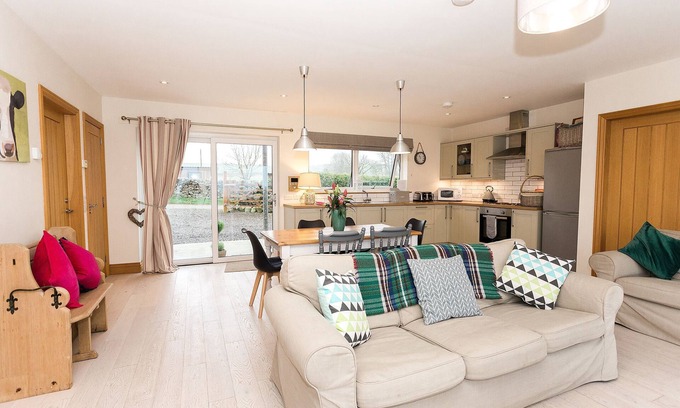 Gatehouse-of-Fleet Cottage | Galloway View - a lodge that sleeps 4 guests in 2 bedrooms