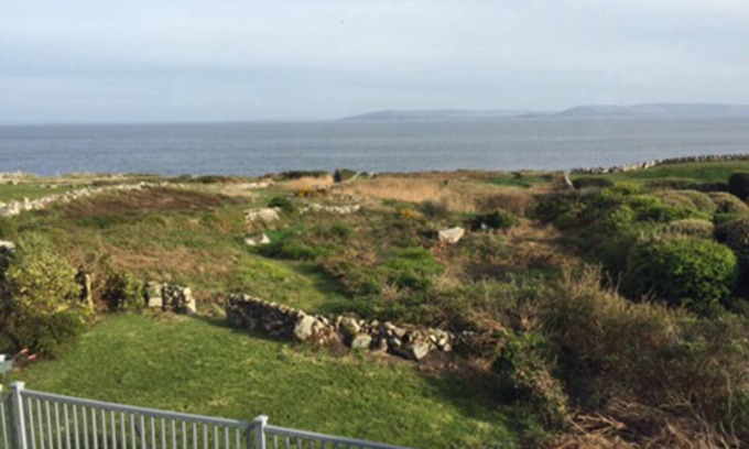 Galway House | GALWAY - UNIQUE- OCEANFRONT - 4 BED 8P - BARNA - WALK TRO OUR GARDEN TO OCEAN.