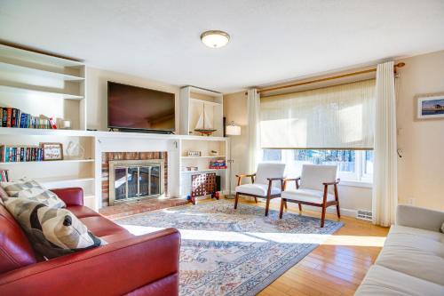 South Chatham House | Game Room with Ping-Pong Spacious Chatham Retreat