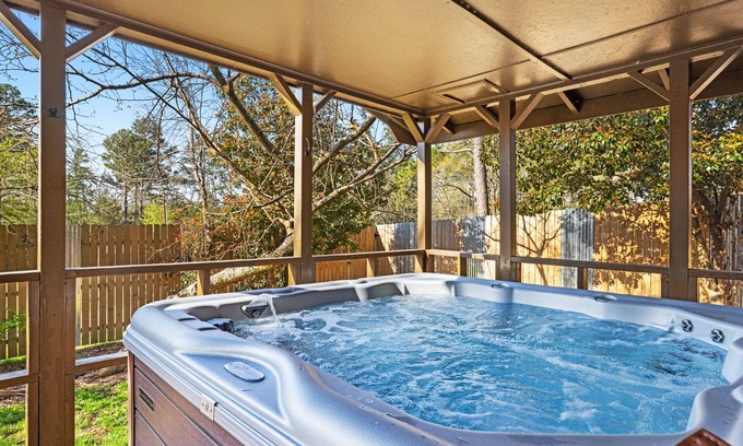 Ringold Cabin | Game Room with pool table and ping pong, hot tub, less than a mile from lake