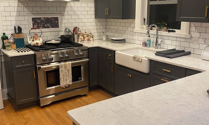 Madison House | Gameday Luxury House - Spacious 5-bedroom house 3 blocks from Camp Randall
