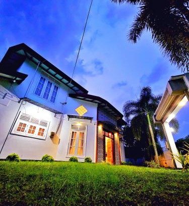 Yakkala House | Gampaha Grand Villa
