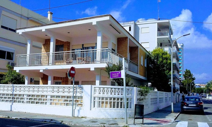 Grao de Gandia Ski Chalet | Gandia: Casa con jardín