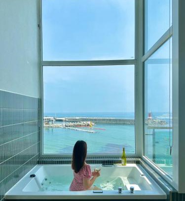 Jumunjin-eup House | Gangneung Gugu Spa Pension