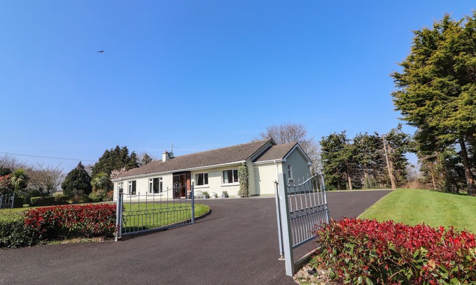 Ardnatrush Cottage | GAP OF DUNLOE, family friendly in Beaufort, County Kerry