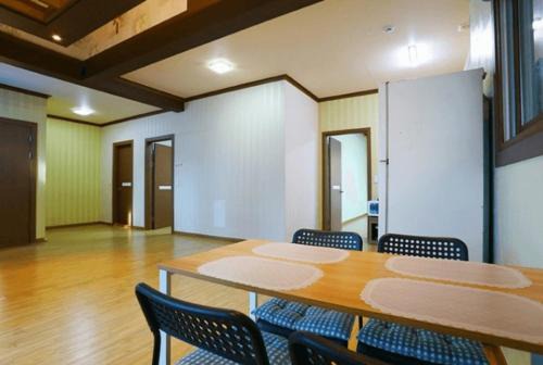 Deokhyeon House | Gapyeong hatteuneun supsok pension