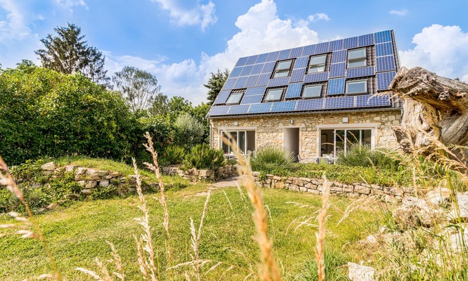Mainz House | Garden house: Beautiful vacation home for up to 14 guests with a huge garden