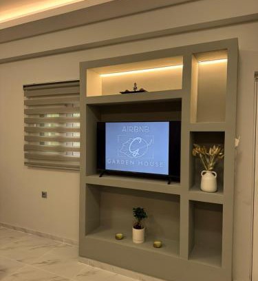 Messaia House | Garden House