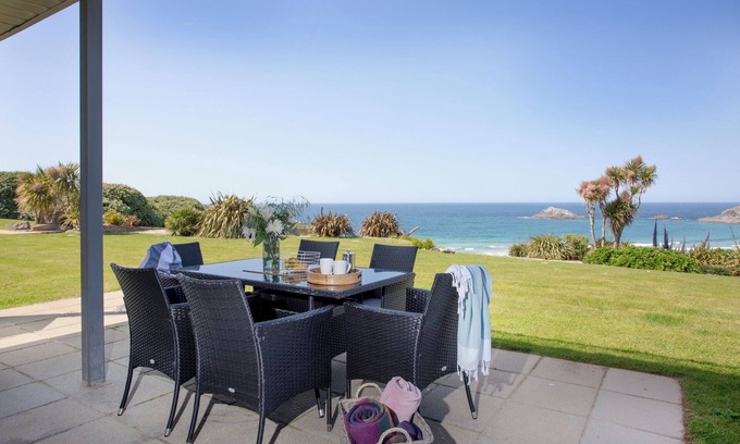 Newquay Apartment | Garden Level Apartment with three bedrooms and Stunning Sea Views