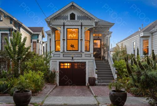 West Alameda House | Garden Level Flat in 1885 Queen Anne Victorian Cottage in Alameda