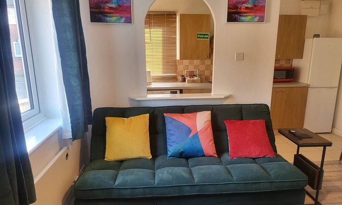 Tilbury House | Garland Modern House, Tilbury 2 with Netflix & Amazon Music