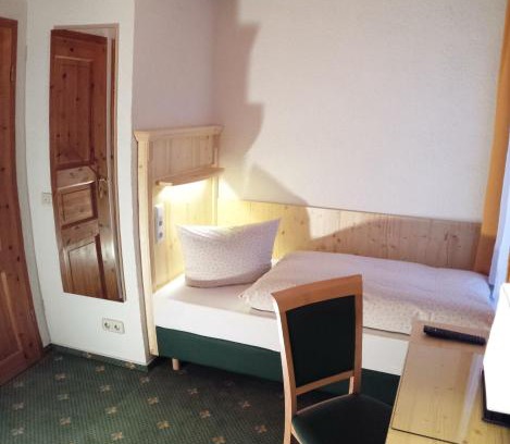 Oberderdingen House | Gasthaus Zur Ölmühle