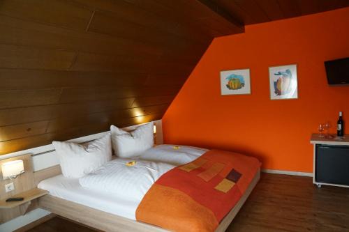 Wahlwies Hotel | Gasthof zum Adler - Wahlwies-3 km z Bodensee Hotel geöffnet - Rest-Mo-Di-geschl