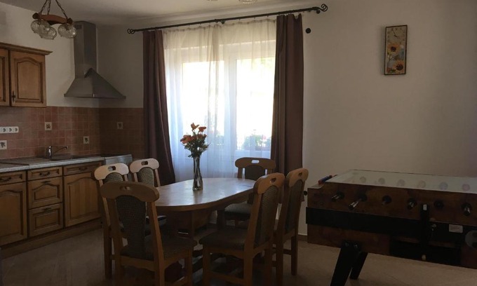 Sumeg House | Gasthuis Muskatli