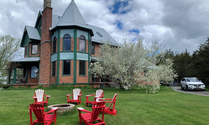 Greater Napanee Cottage | Gateway of Prince Edward County@800 ft Waterfront 20ac Forest