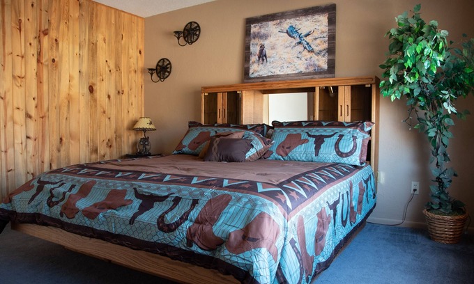 Wapiti Ski Chalet | Gateway to Shoshone & Yellowstone