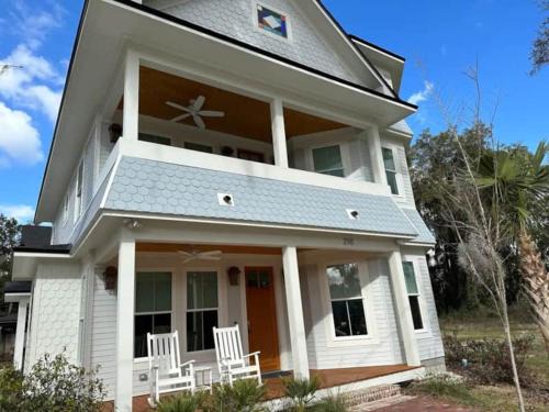 Gainesville House | Gator Grove - Queen Ann White - New Build!