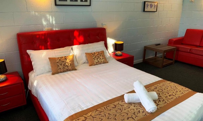 Strathmerton Hotel | Gazebo Motor Inn - Strathmerton