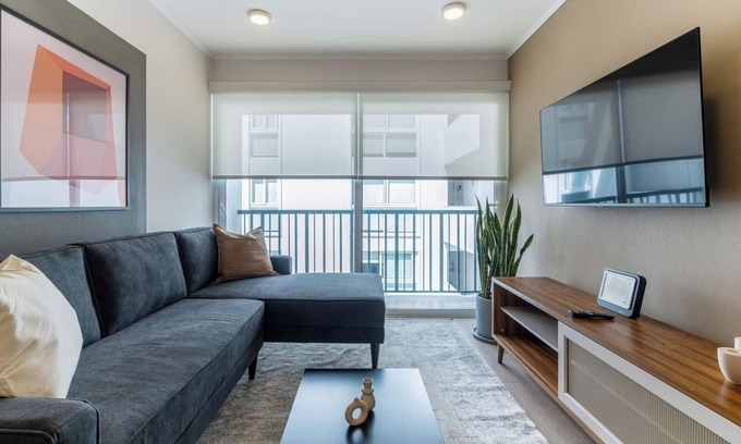 Barranco Apartment | geko | Samoa 1BR Flat in Barranco w/balcony