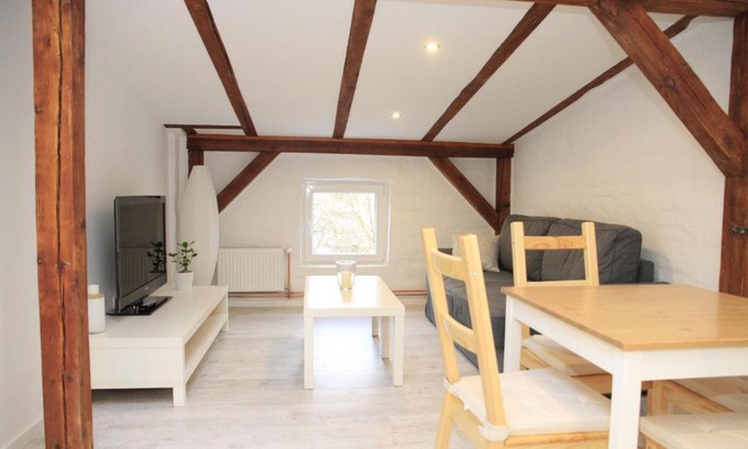 St Lorenz Apartment | Gemütliche Dachgeschoßwohnung mit Altbaucharme