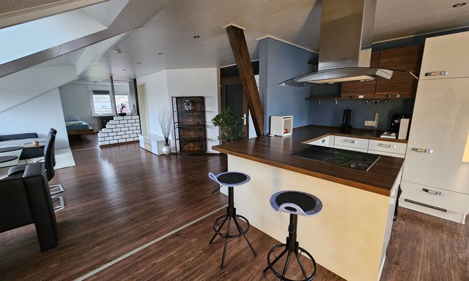 Kirchheim unter Teck Apartment | Gemütliche Loft-ferienwohnung mit Blick auf die Burg Teck in Ruhiger Lage