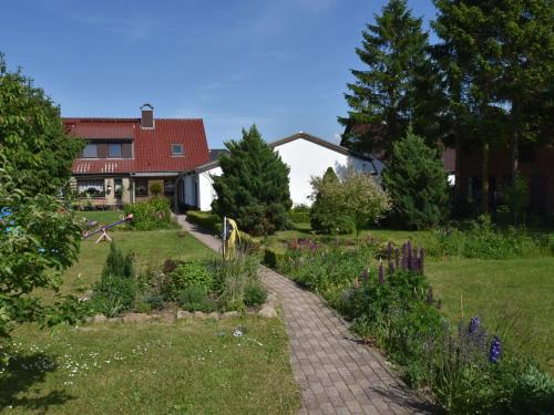 Blowatz Apartment | Gemütliche Ferienwohnung mit Garten in Robertsdorf