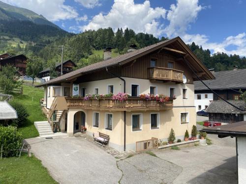 Rangersdorf Apartment | Gemütliche Wohnung mit Terrasse und Panoramabalkon- Stofbauer