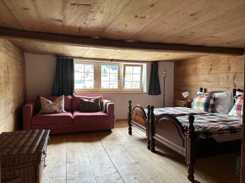 Brunnadern House | Gemütliches Chalet-Zimmer in Farmhouse Rosalie
