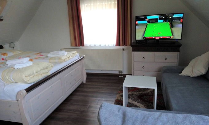 Lehrberg Apartment | Gemütliches Ferienapartment, kostenfreies WLAN, zubuchbares Frühstück/Abendessen
