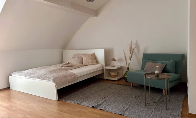 Bad Aibling Apartment | Gemütliches Sonnen Apartment, 42qm für bis zu 3 Personen