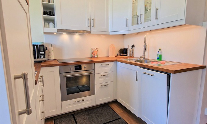 Heiligenhafen Apartment | Generously cut and fully equipped holiday apartment for 4 people (Schl