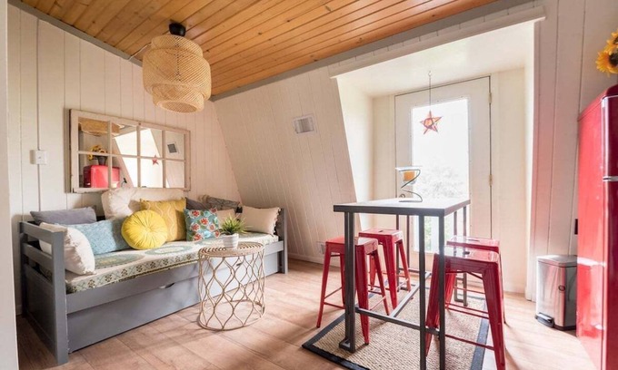 Lake Geneva Apartment | Geneva Beach House Como Suite |Easy Half Mile Walk to the Lake |Shared Backyard |Parking