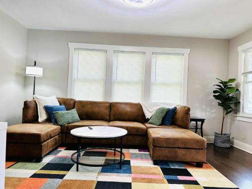 Geneva House | Geneva Retreat Near St Charles