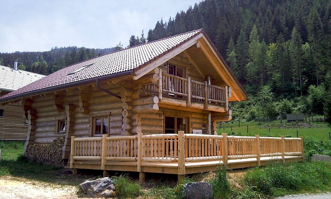 Sankt Georgen am Kreischberg House | Genuine Canadian natural trunk cabin with sauna, pets are welcome
