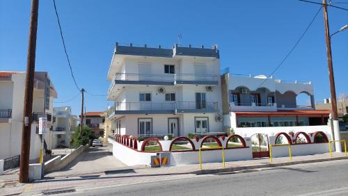 Petaloudes Apartment | George & Chrysi Apart