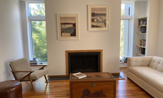 Georgetown Condo | Georgetown Sunny Modern 3rd Fl Apt